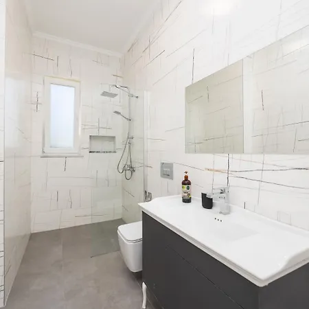 Vila White Cloud