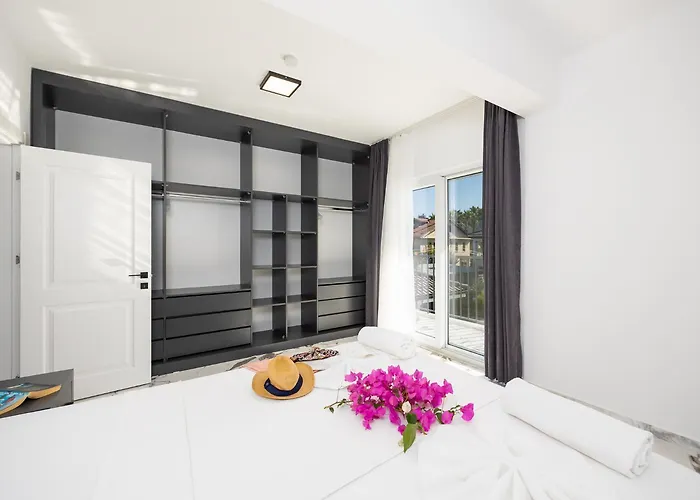 White Cloud Дальян